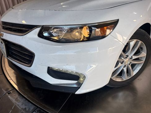 Used 2018 Chevrolet Malibu LT FWD image 9