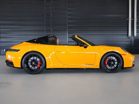 Certified 2025 Porsche 911 Targa 4 GTS AWD/4WD image 13