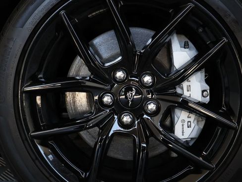 Used 2025 Ford Mustang GT RWD image 10