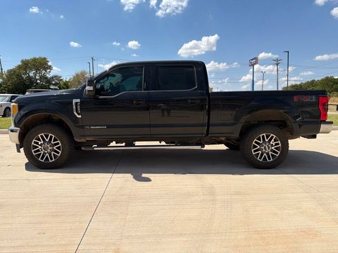 Used 2017 Ford F250 Lariat w/ Lariat Ultimate Package AWD/4WD image 2