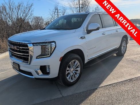 Used 2022 GMC Yukon XL SLT w/ SLT Luxury Package image 7