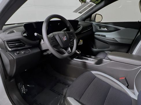 Used 2025 Buick Envista Preferred w/ Convenience II Package FWD image 30