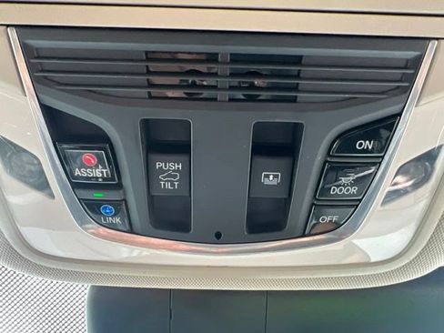 Used 2019 Acura RDX AWD image 32