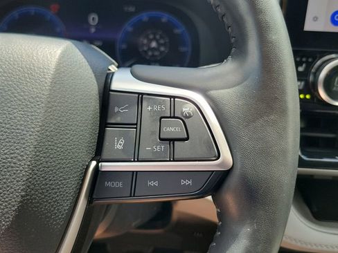 Used 2023 Toyota Highlander Limited image 30