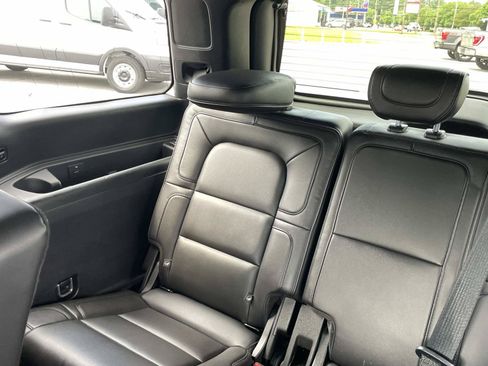 Used 2018 Lincoln Navigator Reserve w/ Technology Package AWD/4WD image 13