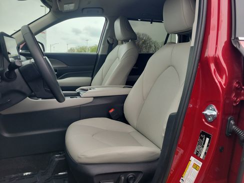 Certified 2026 Toyota Grand Highlander AWD Hybrid image 20