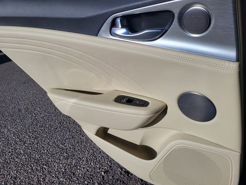 Used 2023 Kia Stinger GT2 image 19