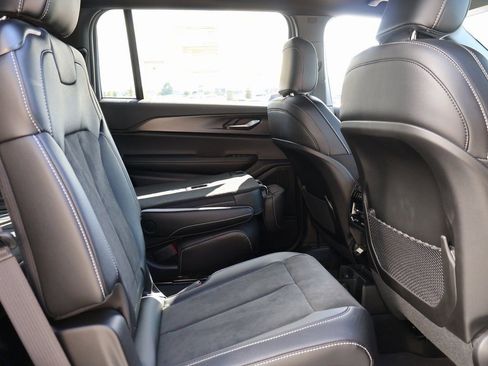 New 2025 Jeep Grand Cherokee L Altitude image 12