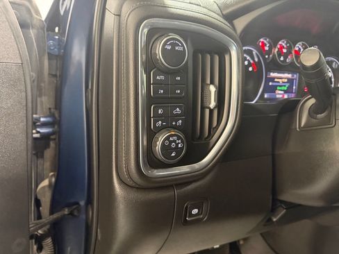 Used 2021 Chevrolet Silverado 1500 LT Trail Boss w/ Convenience Package II AWD/4WD image 7