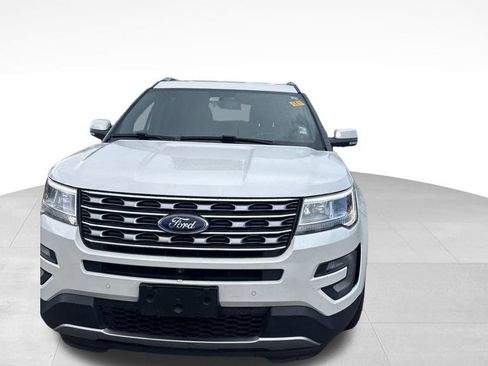Used 2017 Ford Explorer Limited FWD image 3
