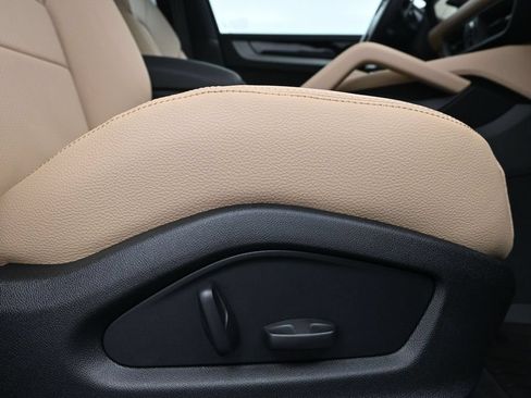 Certified 2026 Porsche Cayenne AWD/4WD image 14