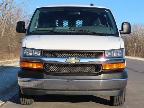 Used 2024 Chevrolet Express 2500 w/ Driver Convenience Package image 14
