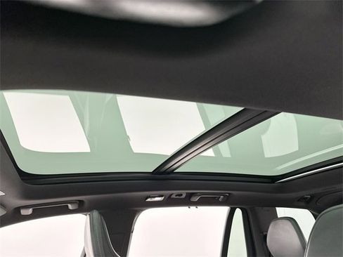 Certified 2024 Volvo XC90 T8 Ultimate w/ Protection Package Premier image 22