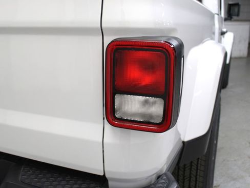 New 2026 Jeep Gladiator Sport image 33