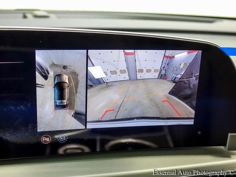 New 2025 Cadillac Lyriq Sport w/ LPO, Floor Liner Package AWD/4WD image 15
