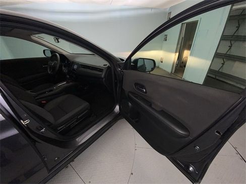 Used 2020 Honda HR-V LX image 23