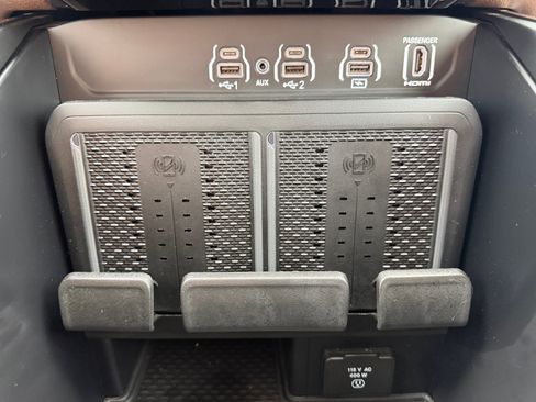 Used 2026 RAM 2500 Limited AWD/4WD image 16