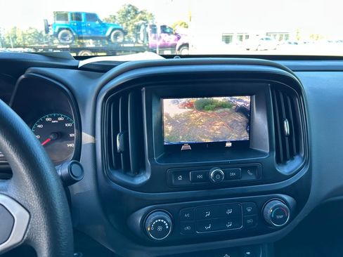 Used 2022 Chevrolet Colorado W/T w/ WT Convenience Package image 19