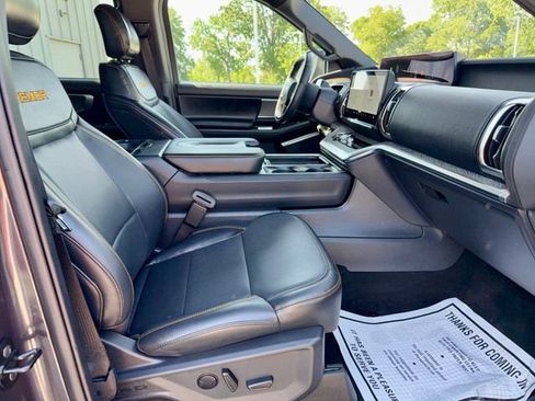 Used 2025 Ford Expedition Tremor AWD/4WD image 8
