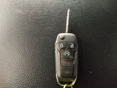 Used 2016 Ford F150 XLT w/ Equipment Group 302A Luxury image 32