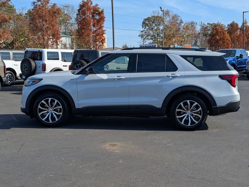 New 2026 Ford Explorer ST-Line image 14