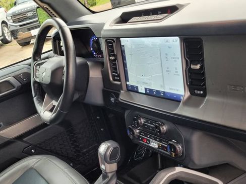Used 2022 Ford Bronco Outer Banks AWD/4WD image 10