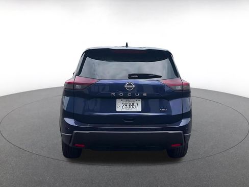 Used 2025 Nissan Rogue SV AWD/4WD image 12