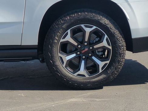 New 2026 GMC Yukon XL AT4 image 39