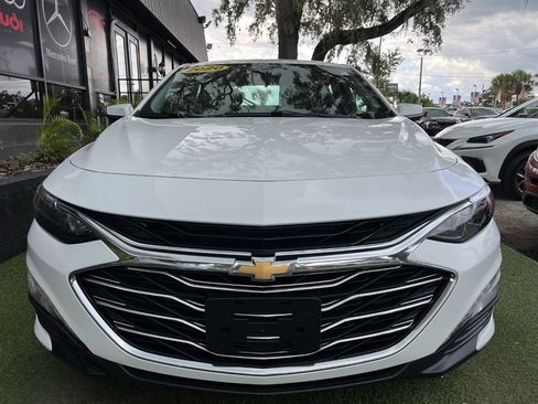 Used 2020 Chevrolet Malibu LT image 2