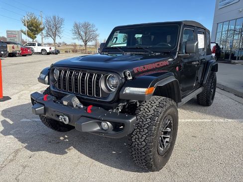 Used 2024 Jeep Wrangler Unlimited Rubicon image 12