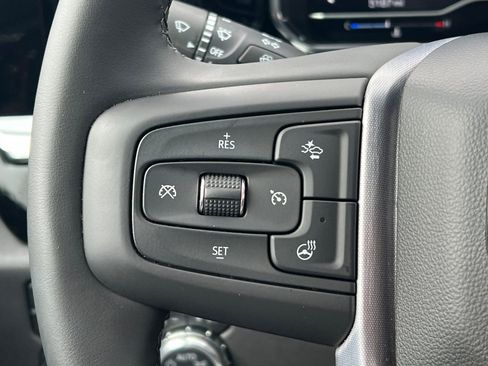 Used 2025 GMC Sierra 1500 SLE image 32