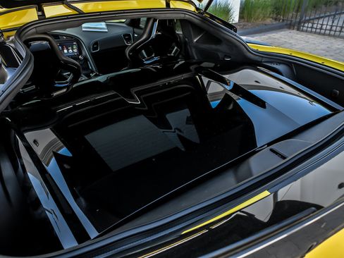 Used 2016 Chevrolet Corvette Z06 w/ 3LZ Preferred Equipment Group RWD image 18