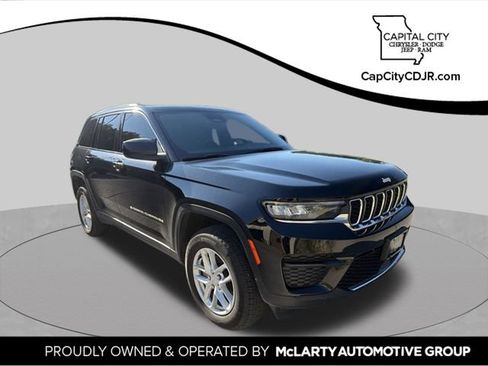 Used 2025 Jeep Grand Cherokee Laredo X w/ Luxury Tech Group I AWD/4WD image 1