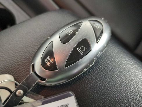 Used 2024 Hyundai Elantra Limited FWD image 38