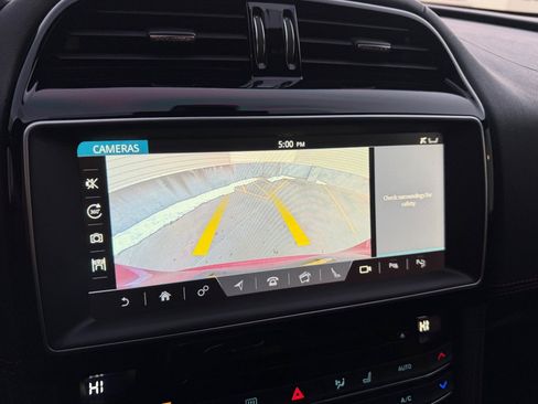 Used 2017 Jaguar F-PACE S image 17