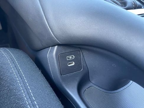 Used 2025 Honda HR-V LX image 30