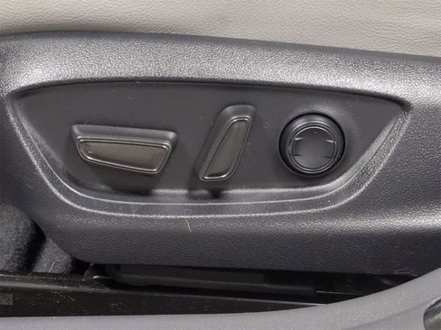 Used 2023 Toyota Camry XLE image 18