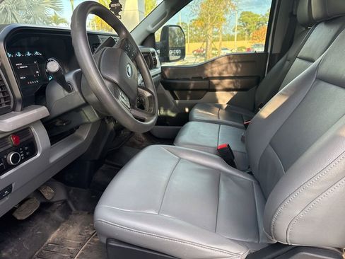 Used 2025 Ford F250 XL image 4