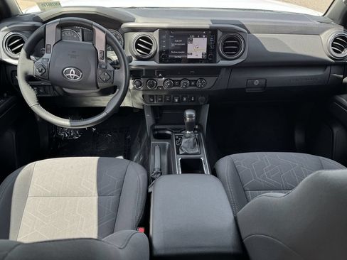 Used 2019 Toyota Tacoma TRD Sport w/ Technology Package AWD/4WD image 27