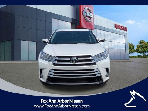 Used 2019 Toyota Highlander XLE AWD/4WD image 8