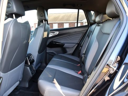 Used 2024 Volkswagen ID.4 S image 14