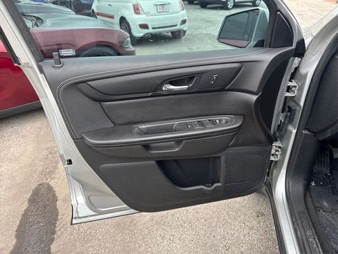 Used 2017 Chevrolet Traverse LT FWD image 20