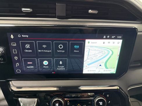 Used 2025 GMC Sierra 2500 AT4X image 28