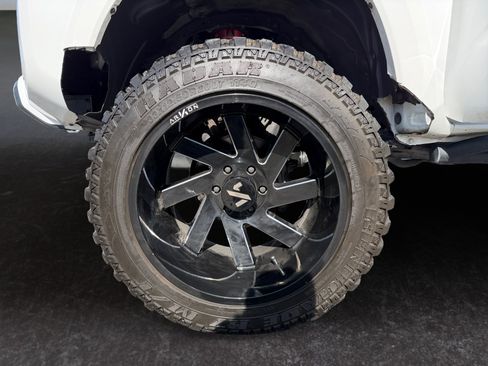 Used 2021 Toyota Tacoma SR5 w/ SR5 Appearance Package (SM) RWD image 14