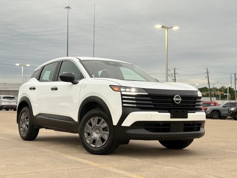 Used 2026 Nissan Kicks S FWD image 2