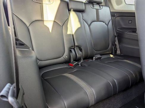 Used 2024 Honda Pilot Touring image 20