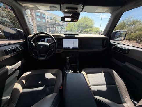 Used 2022 Ford Bronco Wildtrak AWD/4WD image 11
