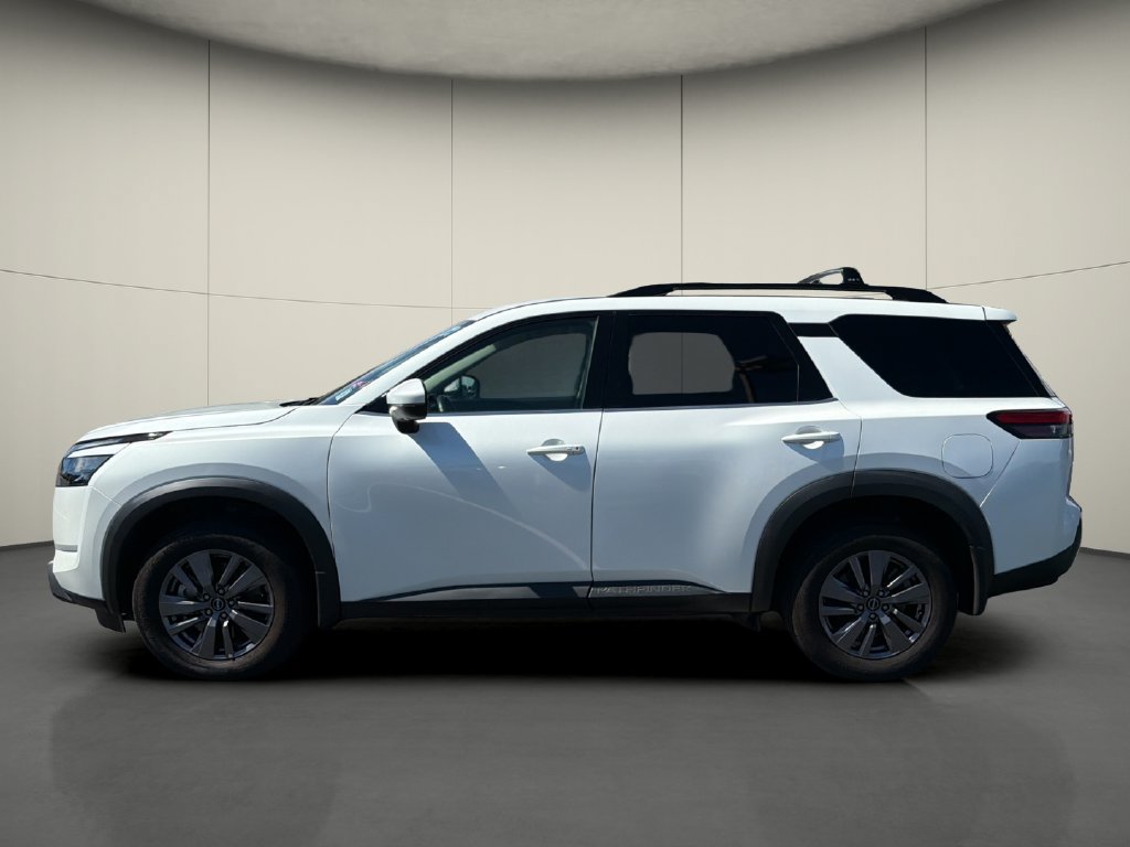Used 2025 Nissan Pathfinder SV FWD image 4