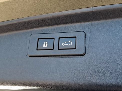 Used 2024 Subaru Outback Premium AWD/4WD image 32
