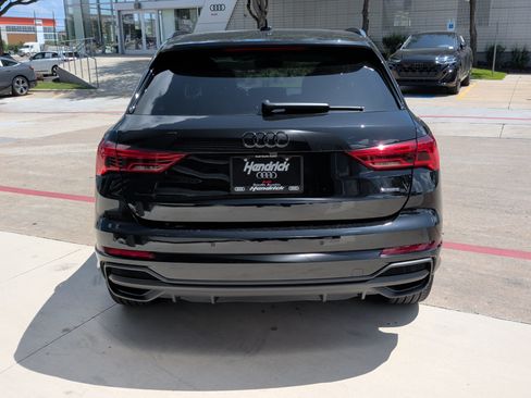 Certified 2025 Audi Q3 2.0T Premium w/ Convenience Package AWD/4WD image 9